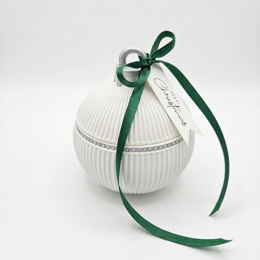 Vela Christmas Bauble Elegance - Branca / Dourada / Magia de Inverno